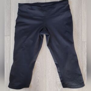 Lululemon  Capri Legg - Sz-6 Black